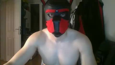 Snapshot of anonymousguy68_cam chatting on 11/28/25, 10:01 Anonymousguy online show from 11/28/25, 10:01