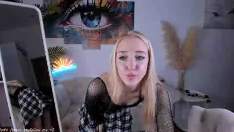 Anora online show from 10/22/25, 07:52