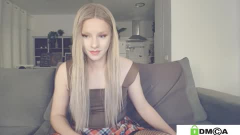 Snapshot of anorsel chatting on 03/20/26, 10:42 Sexy Ladybug online show from 03/20/26, 10:42