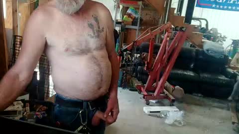 Snapshot of anotherbaldy chatting on 09/29/25, 06:57 anotherbaldy online show from 09/29/25, 06:57