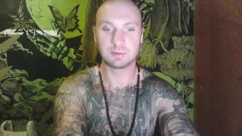 Snapshot of anotnio95 chatting on 02/17/25, 11:42 maicol online show from 02/17/25, 11:42