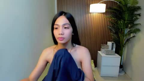 Snapshot of anqelic chatting on 12/01/24, 07:36 Stacy Maurice online show from 12/01/24, 07:36