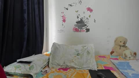 Snapshot of anthonela_mature_ chatting on 11/24/25, 04:29 anthonela_mature_ online show from 11/24/25, 04:29