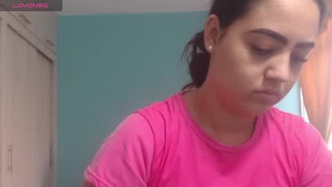 Snapshot of anthonela_queen chatting on 12/16/25, 12:10 Anthonela Queen online show from 12/16/25, 12:10