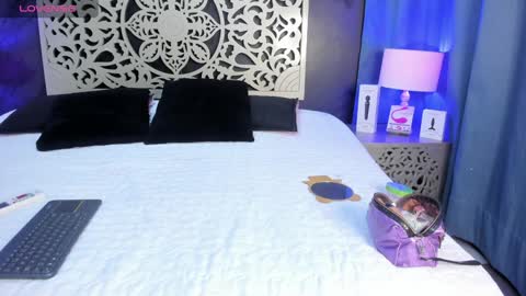 anthonelaDuque online show from 01/06/25, 12:13