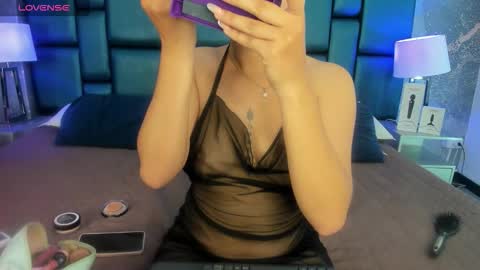 anthonelaDuque online show from 01/15/26, 11:59