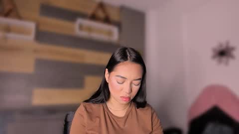 Snapshot of anthonellasweet_ chatting on 11/23/25, 11:21 Anthonella Sweet online show from 11/23/25, 11:21