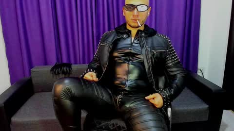 Snapshot of anthony_hard_ chatting on 12/09/24, 02:24 Anthony online show from 12/09/24, 02:24