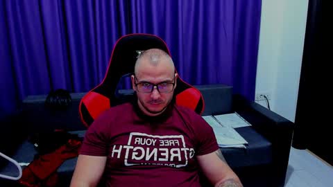 Snapshot of anthony_hard_ chatting on 01/31/25, 12:39 Anthony online show from 01/31/25, 12:39