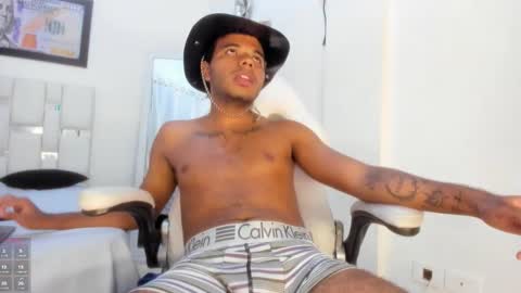 Snapshot of anthony_milleer chatting on 02/21/26, 06:14 anthony online show from 02/21/26, 06:14