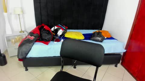 Snapshot of anthoy_wayans chatting on 11/01/25, 12:56 online show from 11/01/25, 12:56