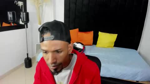 Snapshot of anthoy_wayans chatting on 11/02/25, 11:29 online show from 11/02/25, 11:29