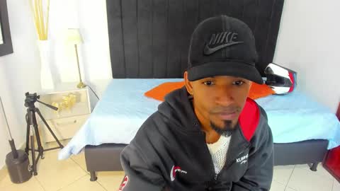 Snapshot of anthoy_wayans chatting on 11/05/25, 01:05 online show from 11/05/25, 01:05