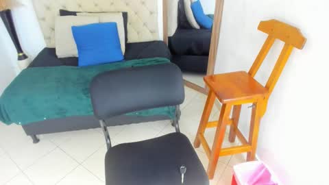 Snapshot of anthoy_wayans chatting on 11/20/25, 01:17 online show from 11/20/25, 01:17