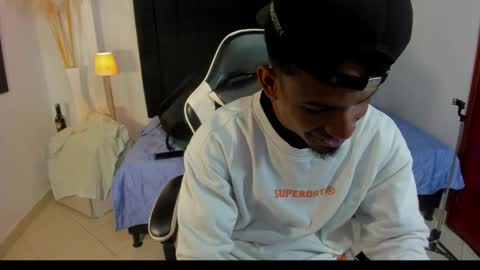 Snapshot of anthoy_wayans chatting on 02/14/26, 12:51 online show from 02/14/26, 12:51