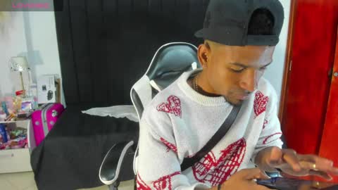 Snapshot of anthoy_wayans chatting on 03/28/26, 12:43 online show from 03/28/26, 12:43