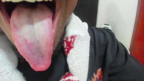 Snapshot of anthoy_wayans chatting on 04/21/26, 01:42 online show from 04/21/26, 01:42