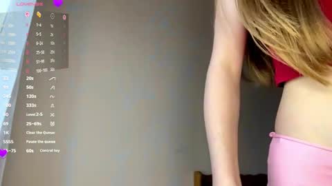 Snapshot of antionettepulgarin chatting on 04/19/26, 03:44 Viktoria online show from 04/19/26, 03:44