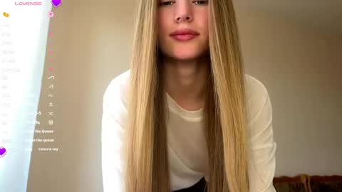 Snapshot of antionettepulgarin chatting on 05/23/26, 03:16 Viktoria online show from 05/23/26, 03:16