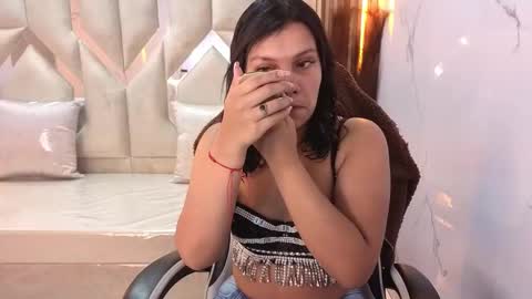 Antonela online show from 11/28/25, 01:03