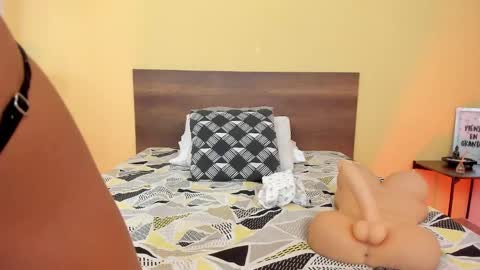 Snapshot of antonelabella chatting on 01/14/25, 07:06 Antonela online show from 01/14/25, 07:06