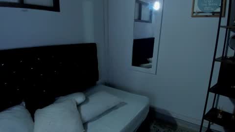 Snapshot of antonelabella chatting on 02/10/25, 02:41 Antonela online show from 02/10/25, 02:41