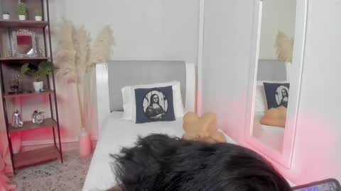 Snapshot of antonelabella chatting on 10/01/25, 10:49 Antonela online show from 10/01/25, 10:49