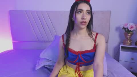 Snapshot of antonella01_cf chatting on 10/31/25, 11:17 antonella online show from 10/31/25, 11:17