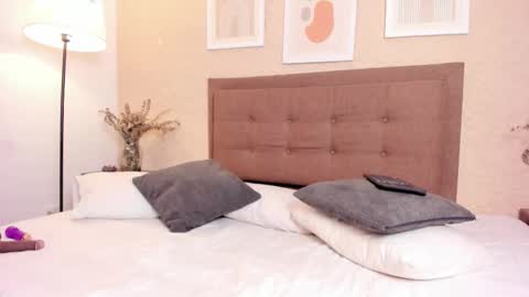 Antonella  online show from 12/15/25, 02:32