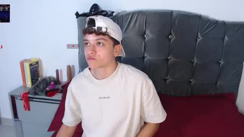 Snapshot of antonella_cruz02 chatting on 04/21/26, 04:19 anto ford02 online show from 04/21/26, 04:19