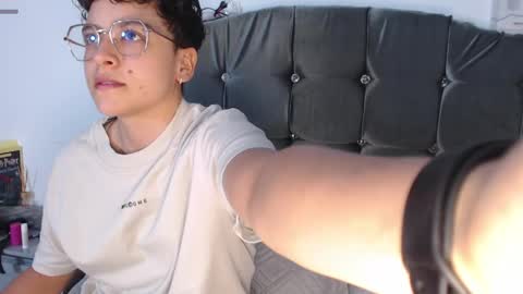 Snapshot of antonella_cruz02 chatting on 04/22/26, 03:09 anto ford02 online show from 04/22/26, 03:09