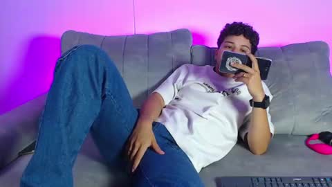 Snapshot of antonella_cruz02 chatting on 06/18/26, 06:24 anto ford02 online show from 06/18/26, 06:24