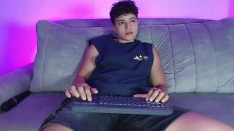 Snapshot of antonella_cruz02 chatting on 07/25/26, 10:51 anto ford02 online show from 07/25/26, 10:51