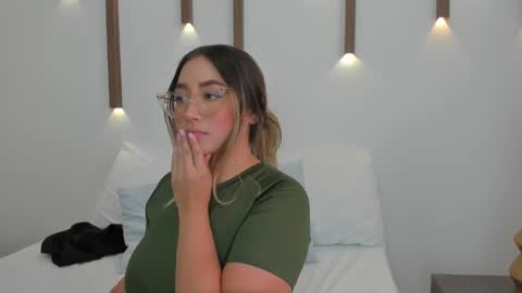 A N T O N E L L A  online show from 01/21/25, 02:59