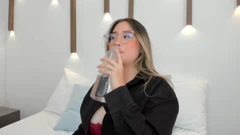 A N T O N E L L A  online show from 01/23/25, 03:11