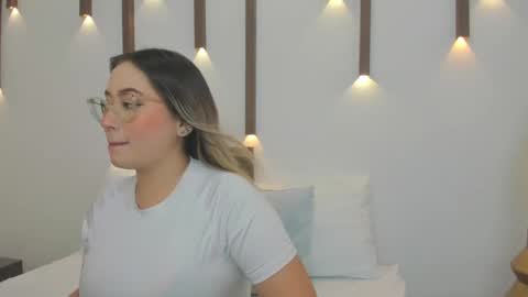 A N T O N E L L A  online show from 02/05/25, 12:06