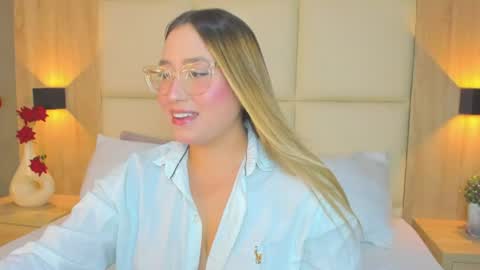 Snapshot of antonella_cutie_ chatting on 07/14/26, 12:33 A N T O N E L L A online show from 07/14/26, 12:33