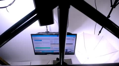 Snapshot of antonella_mcry chatting on 10/28/25, 06:06 antonella online show from 10/28/25, 06:06