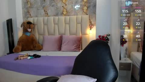 Antonella Moon 7 online show from 04/17/26, 04:37