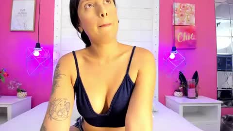 Snapshot of antonella_morrison chatting on 07/02/26, 03:23 Antonella online show from 07/02/26, 03:23
