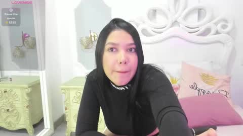 Snapshot of antonella_rouse1 chatting on 03/03/26, 11:27 Antonella online show from 03/03/26, 11:27