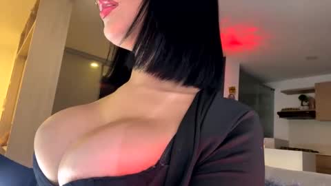 Snapshot of antonella_silva chatting on 11/18/25, 12:16 Anto online show from 11/18/25, 12:16