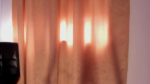 Snapshot of antonellahall_ chatting on 04/08/26, 06:19 AntonellaHall online show from 04/08/26, 06:19