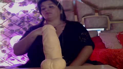 Snapshot of antonellahill_ chatting on 05/31/26, 12:08 Antonella GTM- 5 1800 0300am online show from 05/31/26, 12:08