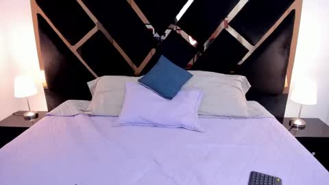 Snapshot of antonellalove_ chatting on 03/11/25, 04:40 My name is Andrea thumb up me please its important online show from 03/11/25, 04:40