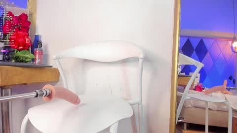 Snapshot of antonellarussel chatting on 11/17/25, 08:42 Antonella Russel online show from 11/17/25, 08:42