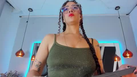 A N T O N E L L E  online show from 01/04/25, 11:22