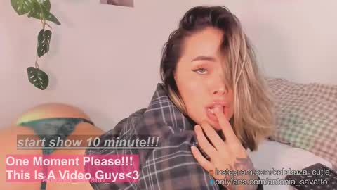 Snapshot of antonia_savatto_ chatting on 02/17/25, 06:37 o ANTO online show from 02/17/25, 06:37