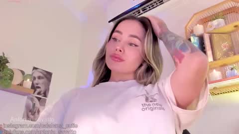 Snapshot of antonia_savatto_ chatting on 09/29/25, 09:41 o ANTO online show from 09/29/25, 09:41