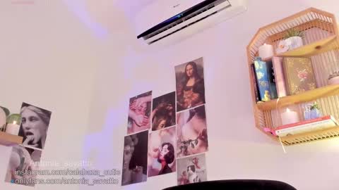 Snapshot of antonia_savatto_ chatting on 10/12/25, 08:41 o ANTO online show from 10/12/25, 08:41